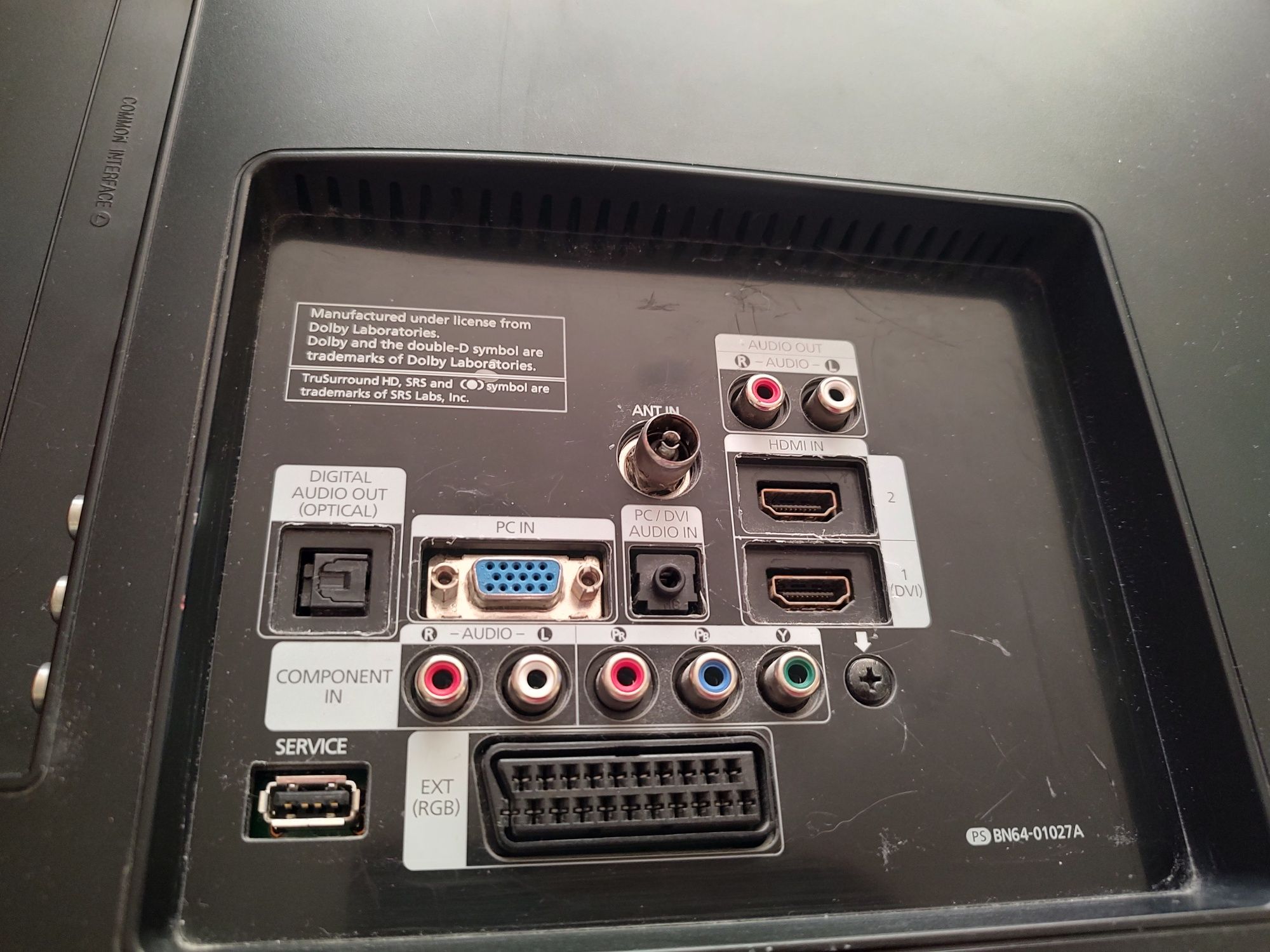 Telewizor 37" Samsung LCD + uchwyt ścienny