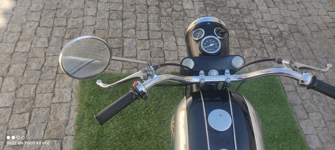Bsa C15 preta de 1962