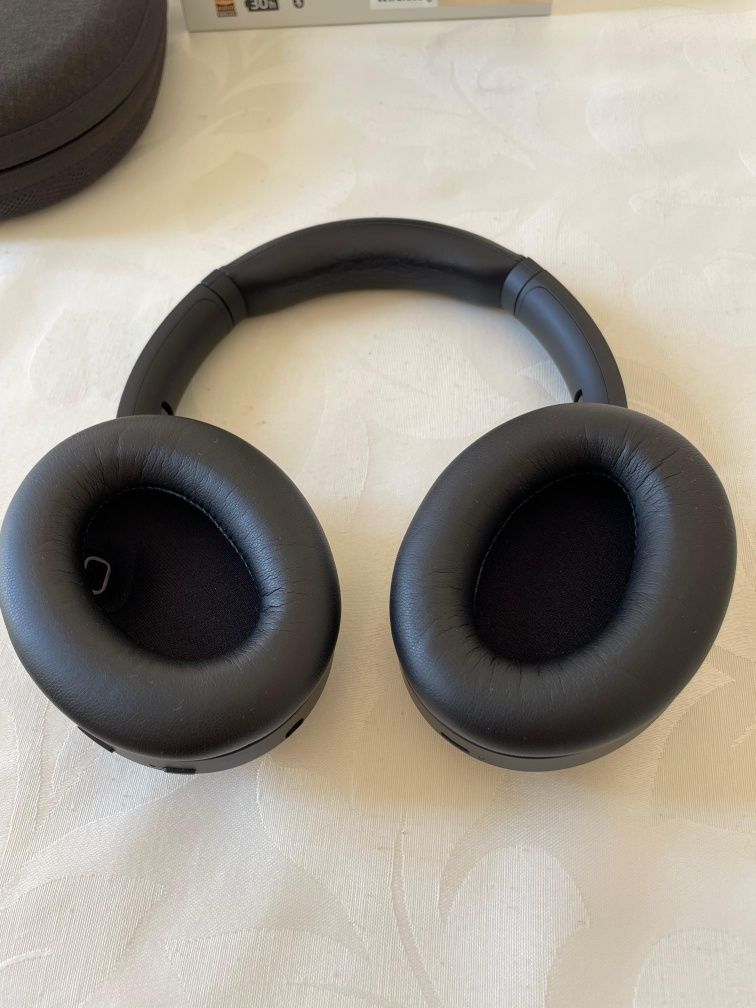 Sony WH-1000XM4 Noise Cancelling