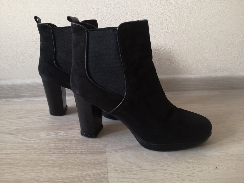 Ботильйони, чобітки, туфлі