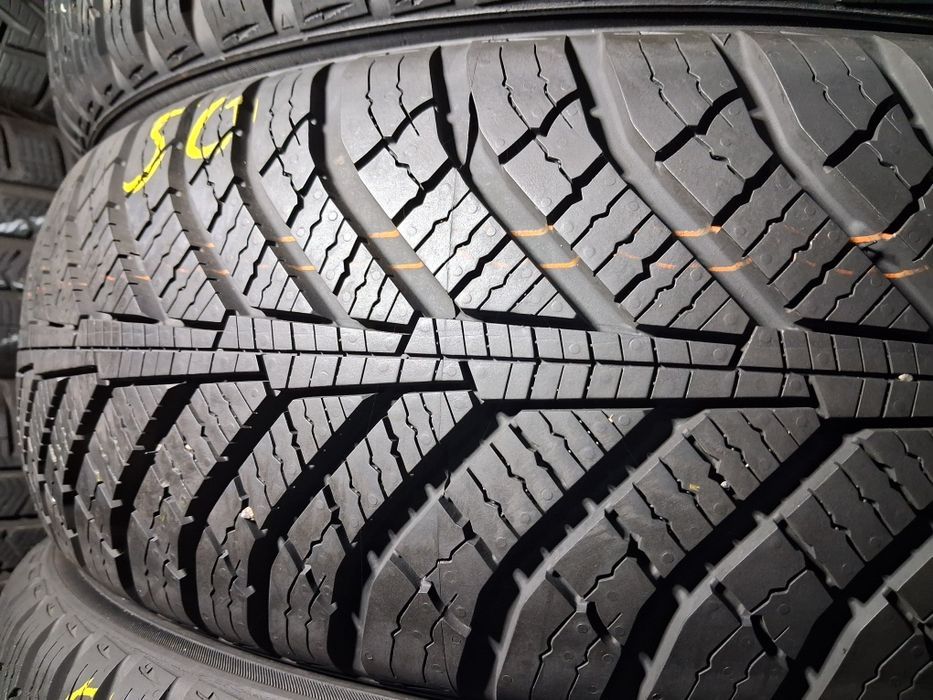 215/70 16 Kumho Solus 4s HA 31 РЕЗИНА ЗИМОВА