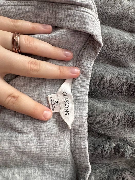 Продам топ з довгим рукавом в гарному стані