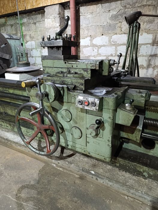 Токарний верстат 1А64