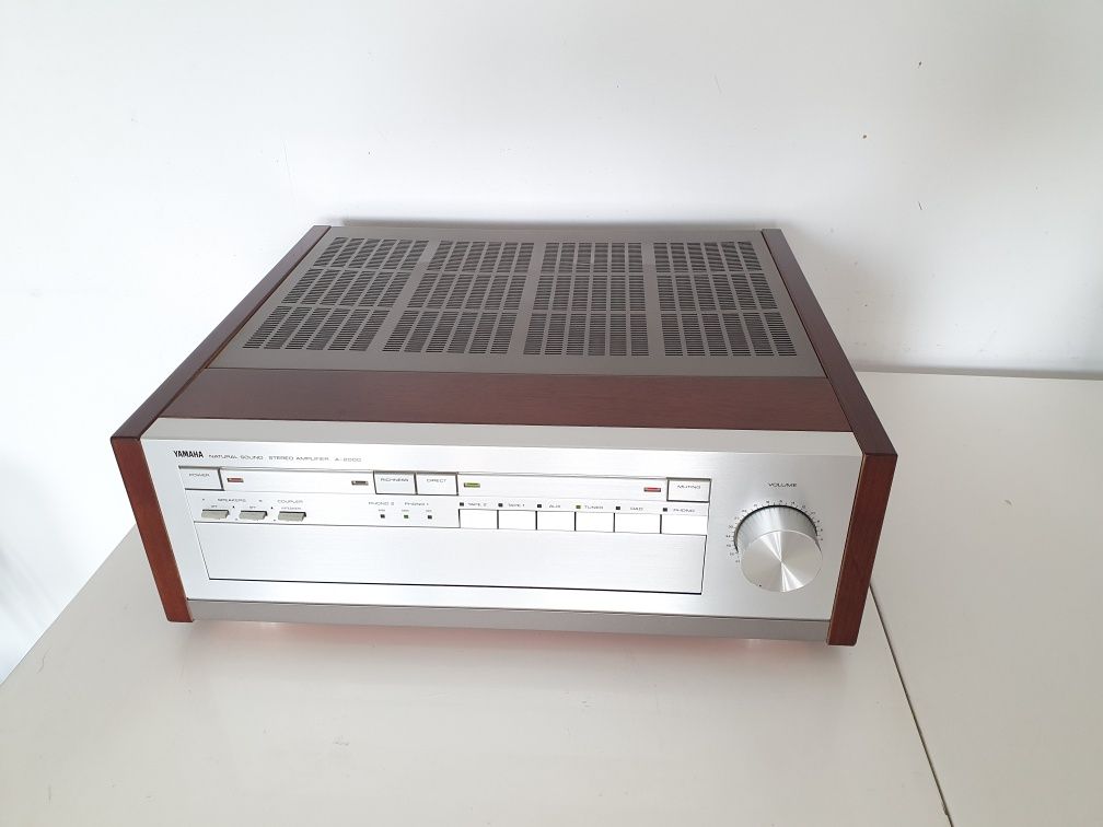 Yamaha A-2000 , wzmacniacz stereo . Top