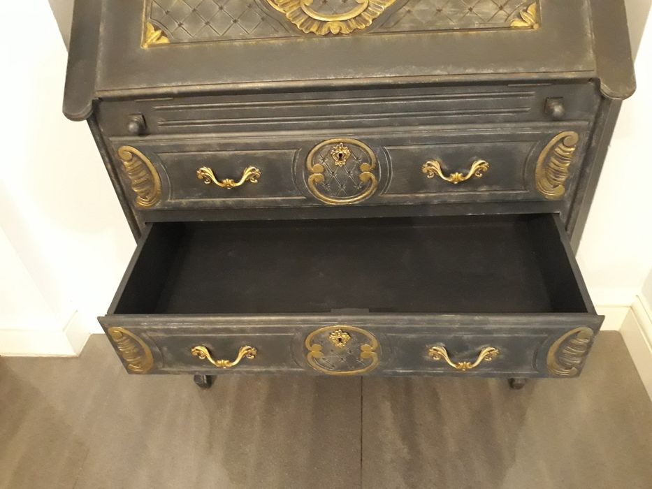 Antyki stary sekretarzyk po stylizacji