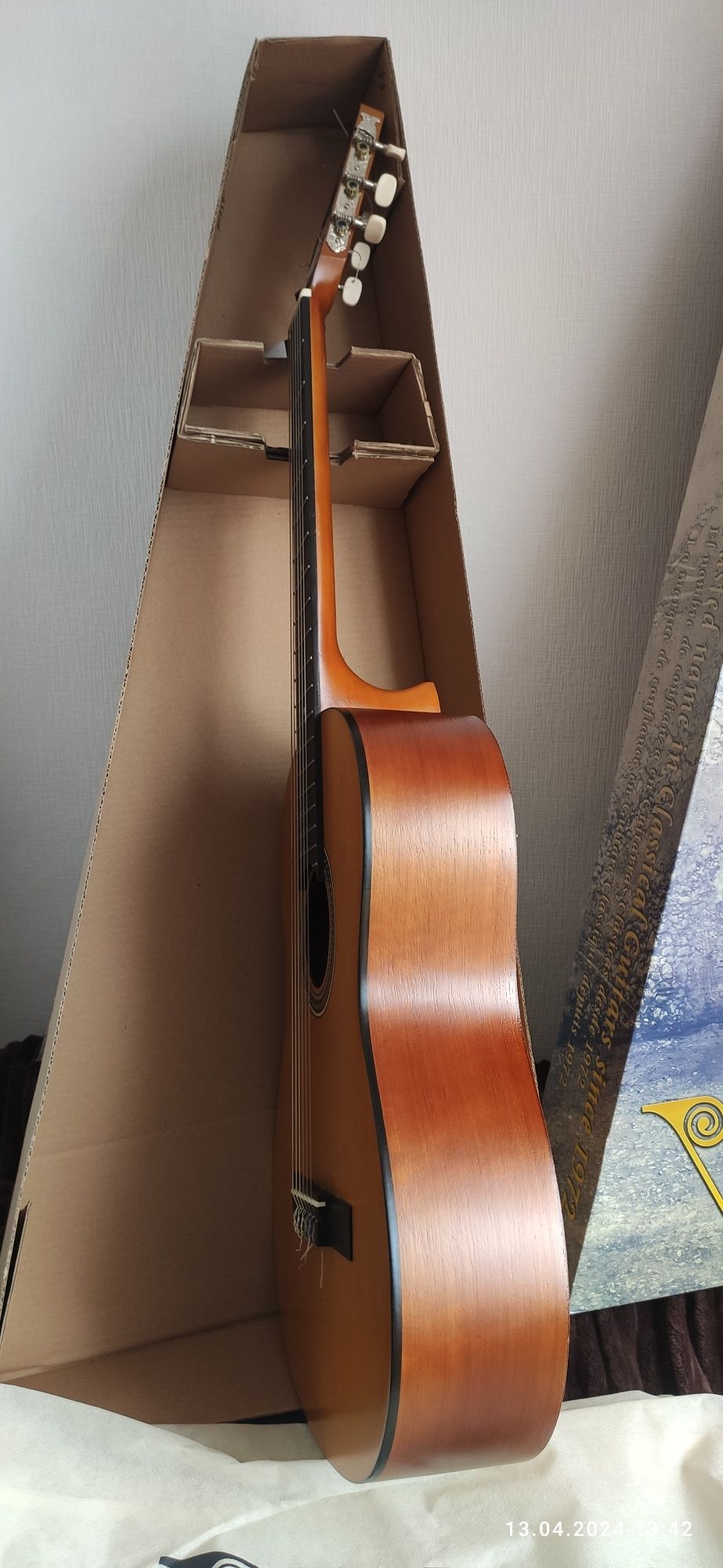 Гитара классика Valencia VC204 в идеальном состоянии  с чехлом