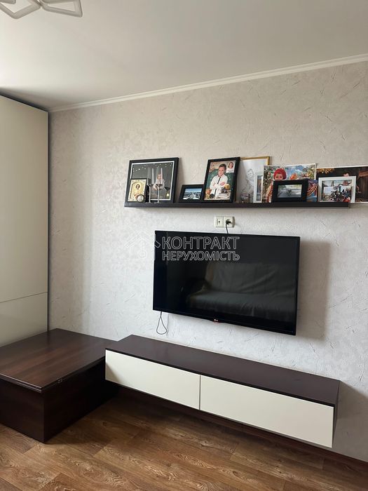 Продам 3к кв з гаражем вул.Ак.Павлова,319  522 мр Піски м.Салтівська
