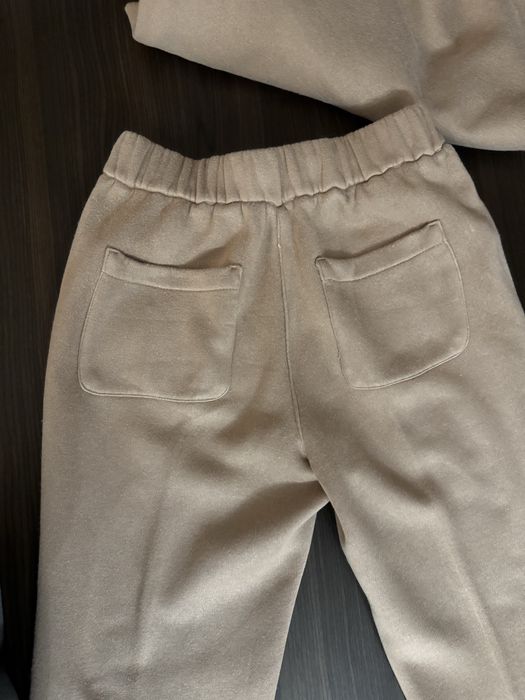 Костюм жіночий,PESERICO,бежевого кольору,р.40