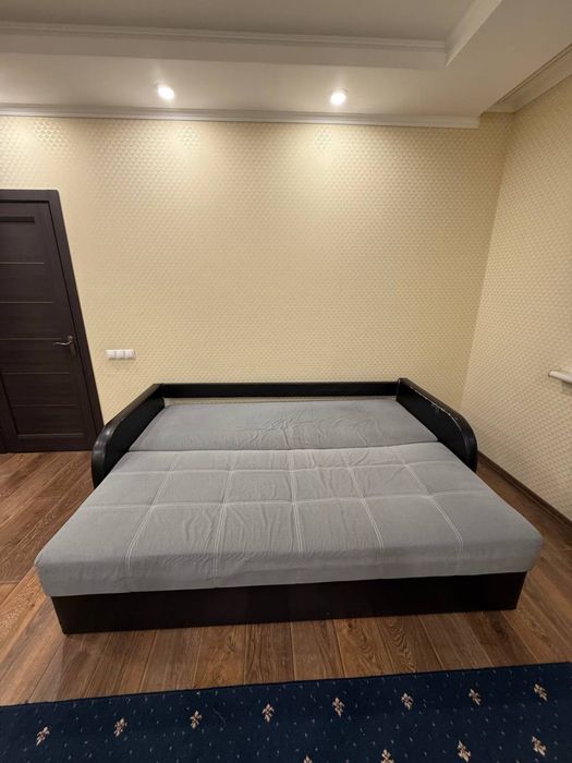 Продам диван 160/200 в відмінному стані