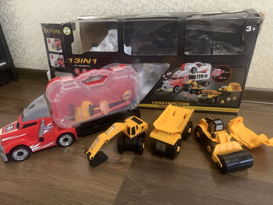 Набір машинок конструкторів 13 в 1
