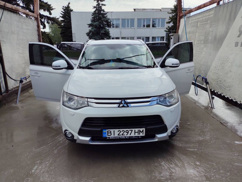 Mitsubishi outlander 2014 2.3л