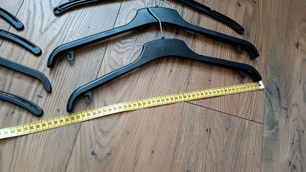 Wieszaki czarne do ubrań mix 20 sztuk 43-45 cm