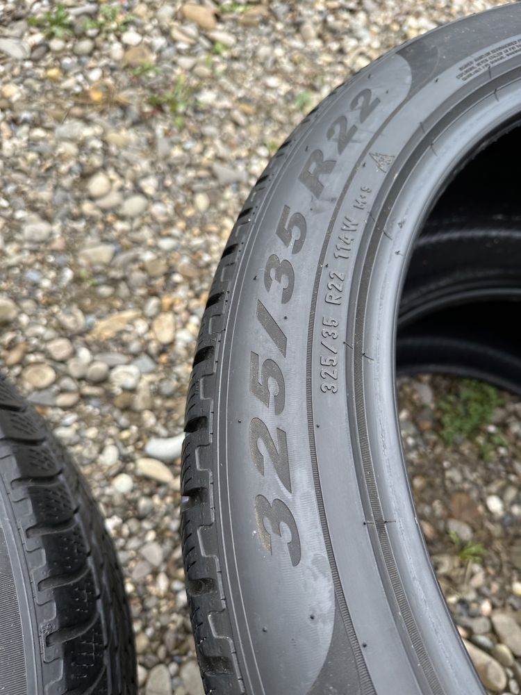 325/35/22 285/40/22 Pirelli Scorpion Winter