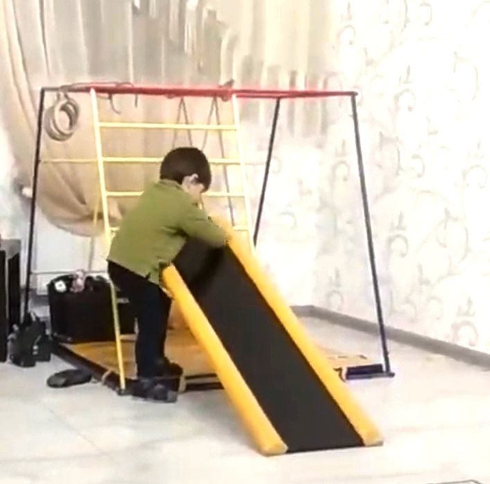 Дитячий спортивний комплекс