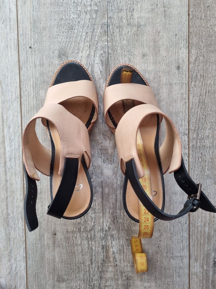 Sprzedam buty Clarks