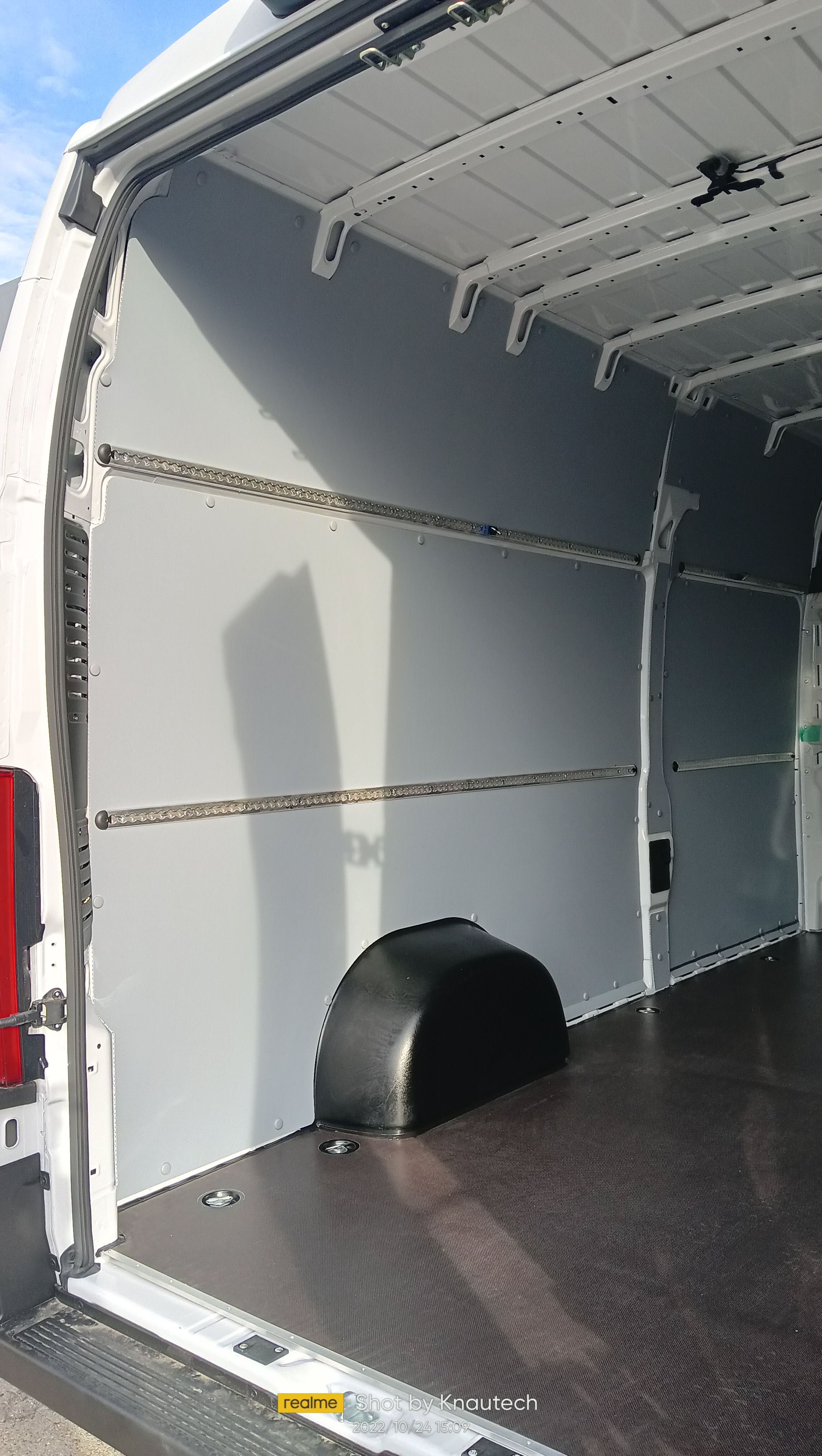 Zabudowa bus furgon blaszak sklejka SPRINTER DUCATO IVECO CRAFTER OPEL