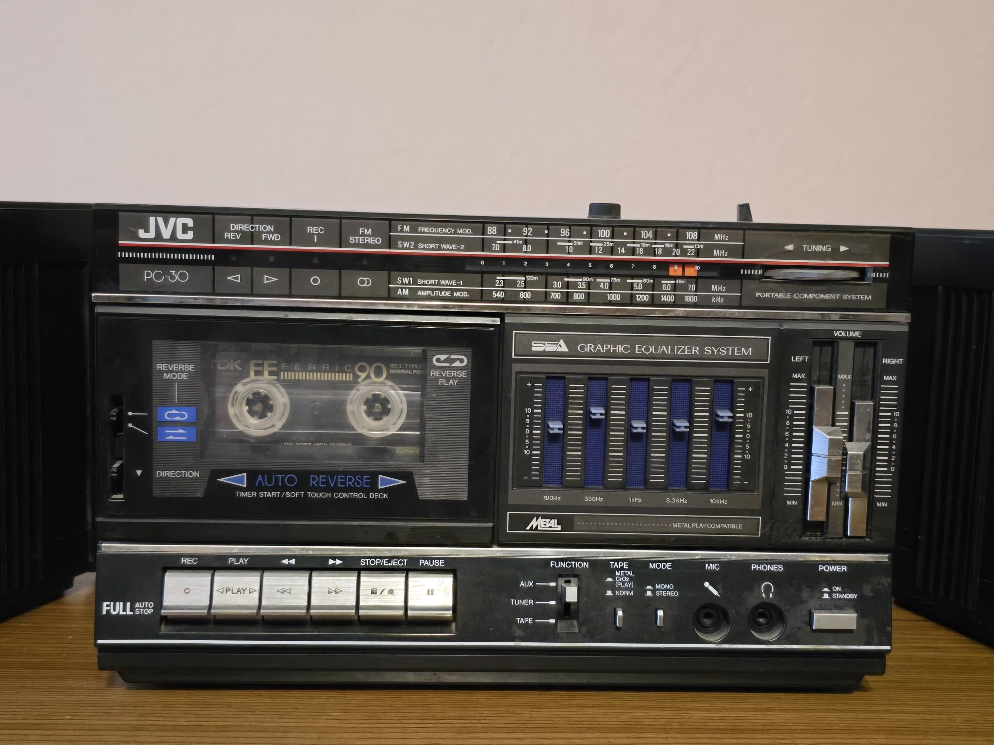 Магнитофон/бумбокс JVC с Bluetooth