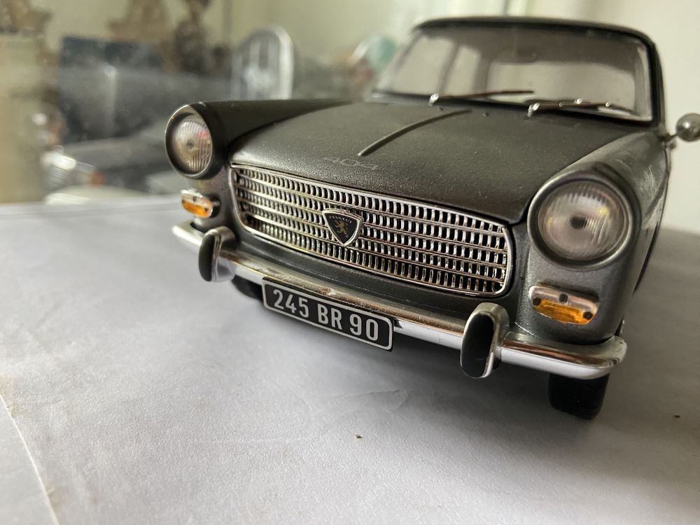 Miniaturas 1:18 mercedes vw peugeot