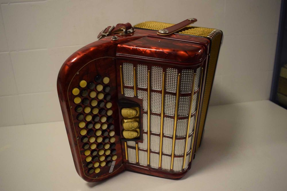 Acordeao Hohner Picolo 2 Voz. N 111