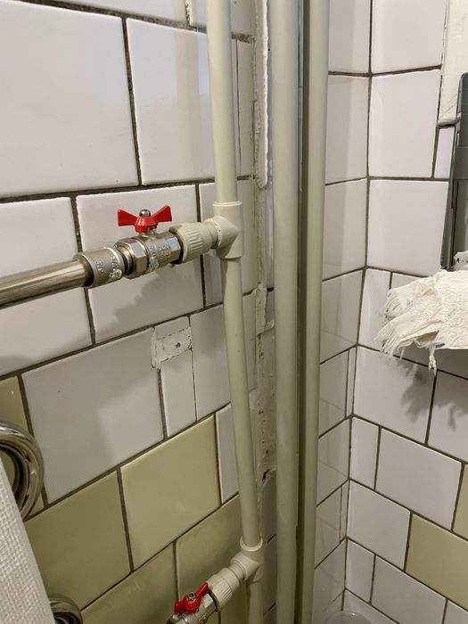 Продаж 2- во кімнатноі в центрі Украінки