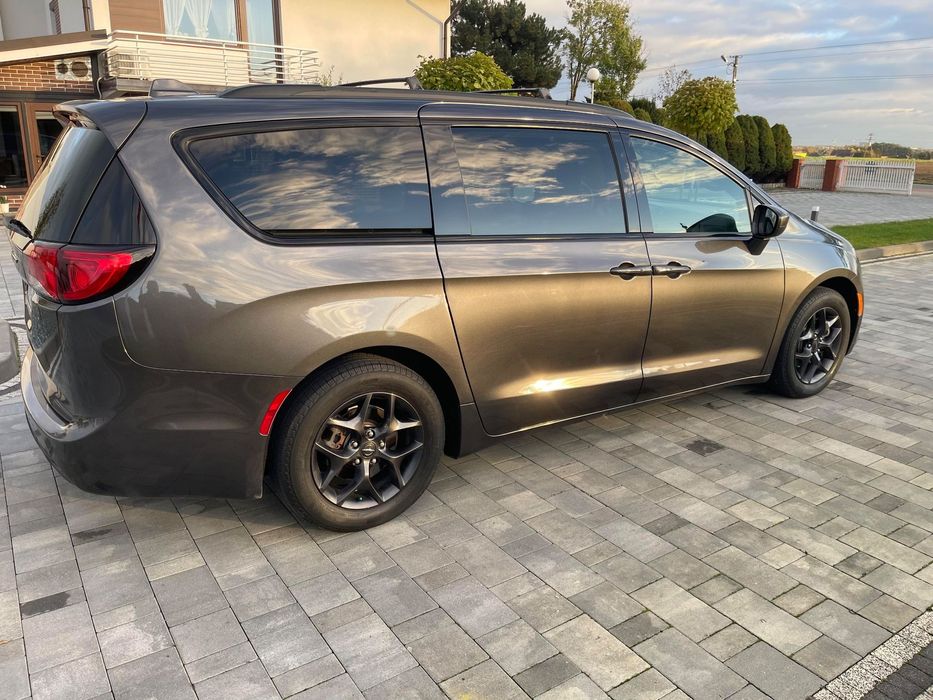 Chrysler Pacifica Pierwszy właściciel w USA, auto bezwypadkowe, pełna historia serwisowa