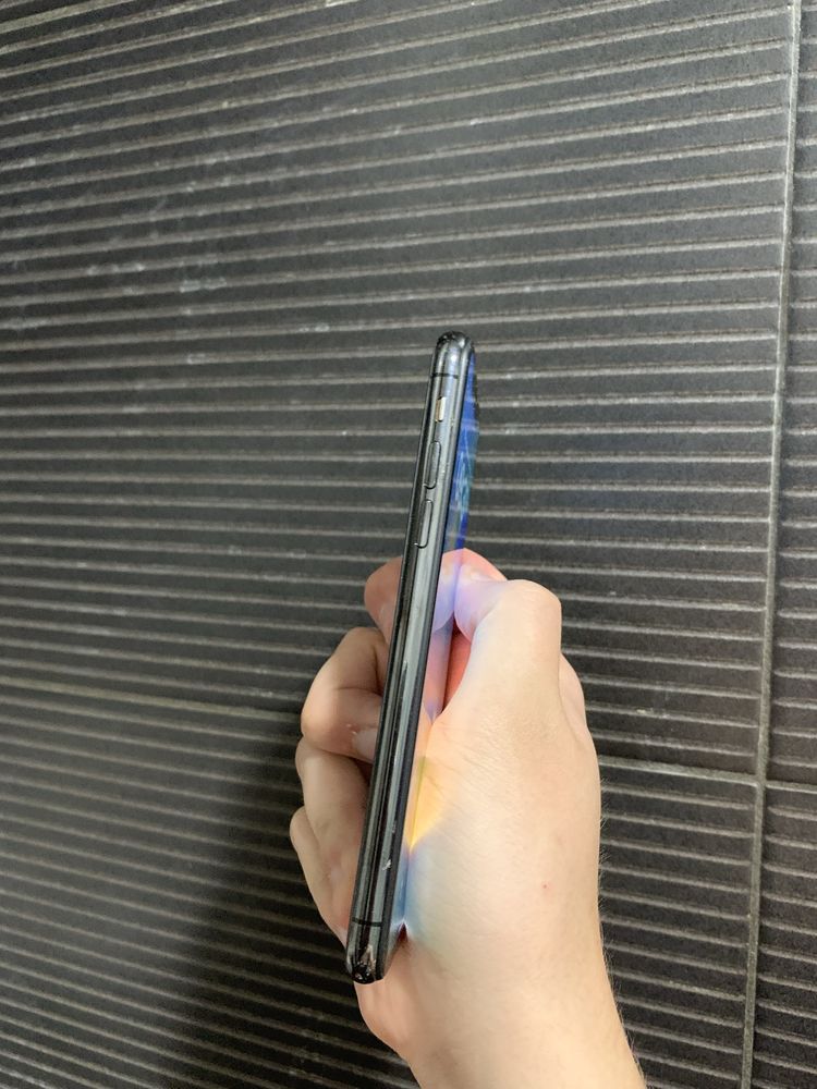 iPhone XS | 256 ГБ | Неверлок | Как новый, только без розыска