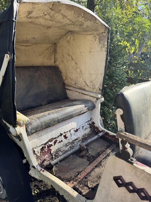 Карета візок під реставрацію.