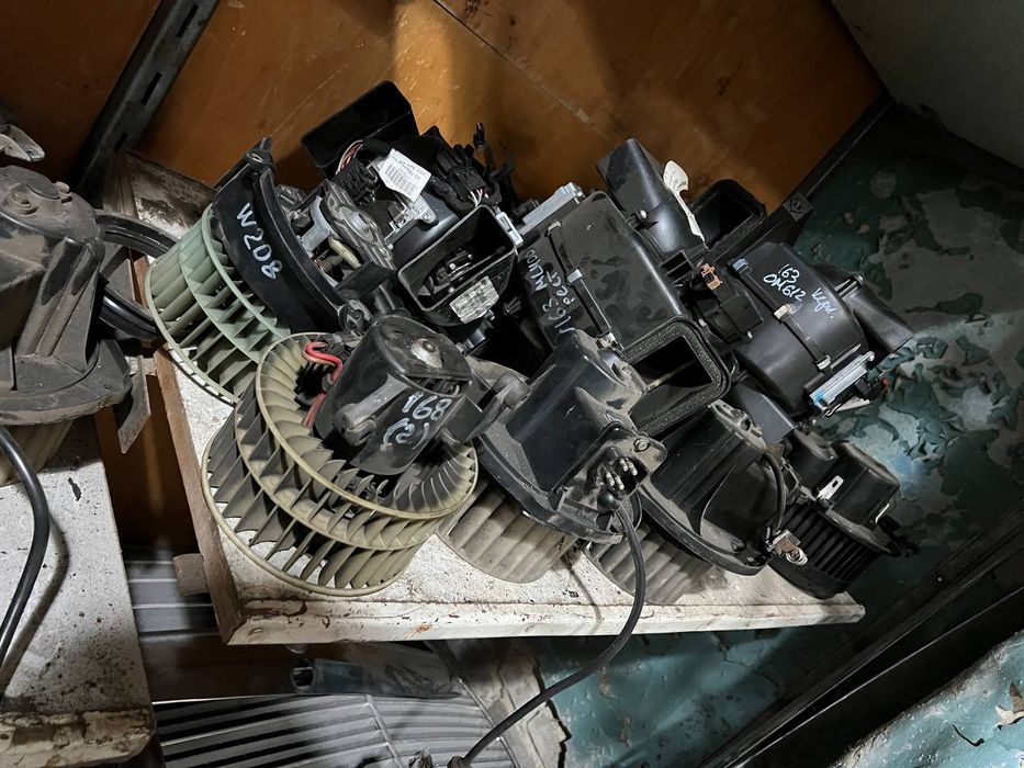 Вентилятори пічки. Резистори вентилятора пічки Mercedes Benz