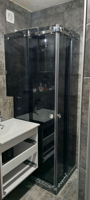 Скляні перегородки душові кабіни двері перила міжкімнатні перегородки