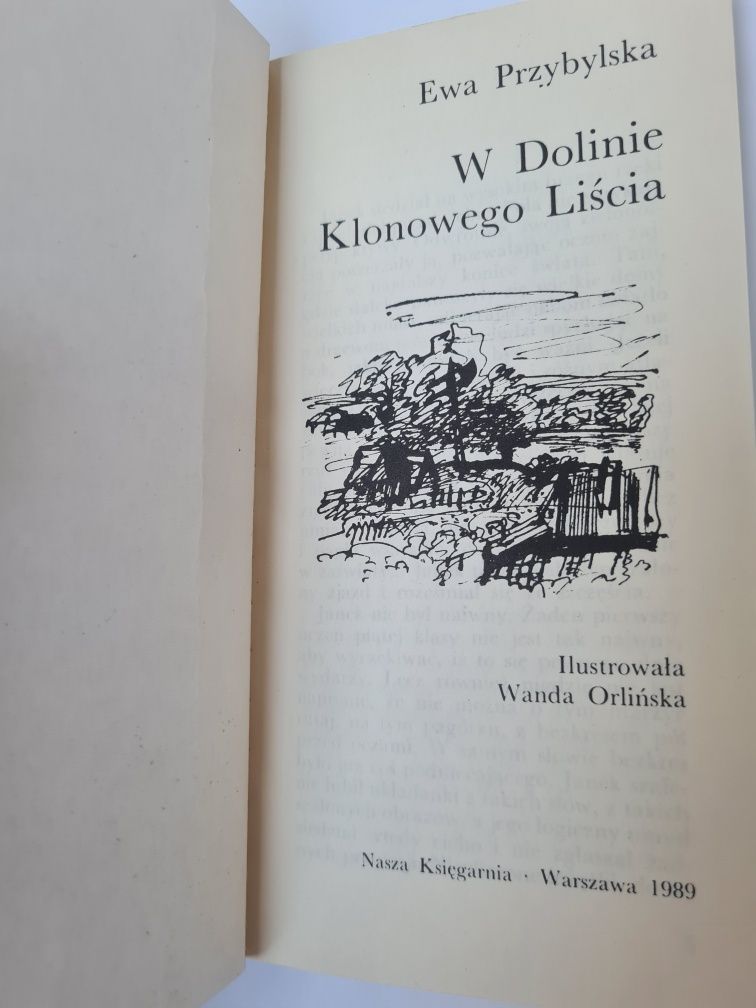 W Dolinie Klonowego Liścia - Ewa Przybylska