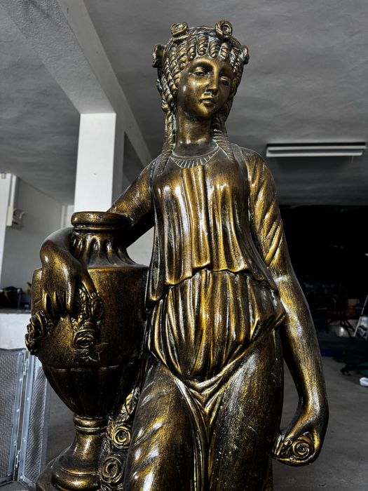 Estátua de interior