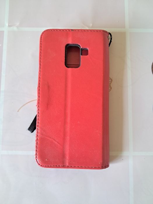 Віддам чохол на samsung A6