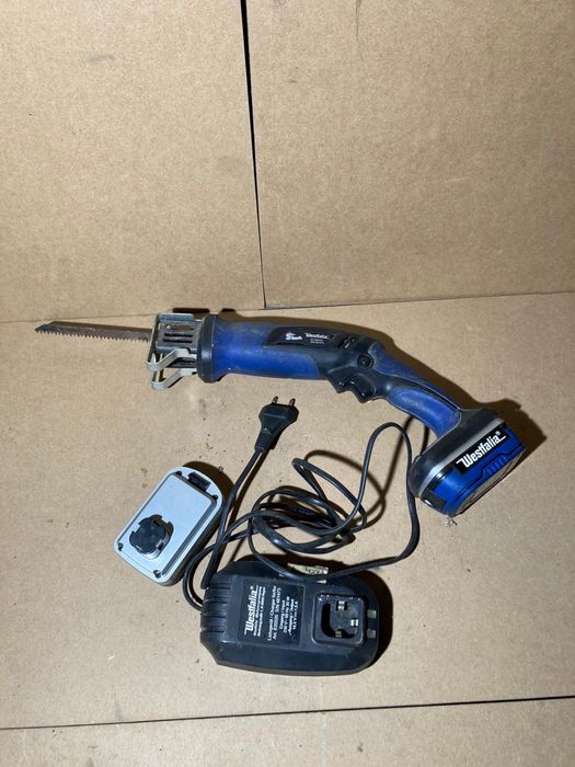 Lisica Piła szablasta Westfalia 2x bateria