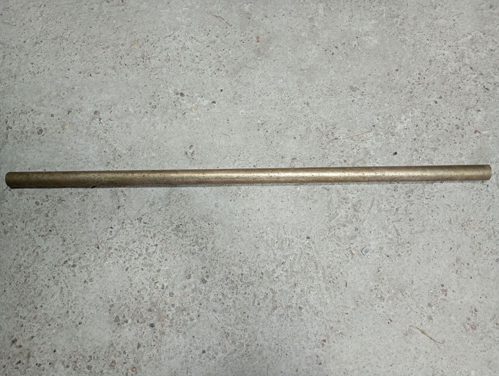 Wałek Mosiężny Pełny pręt fi 35 Długość 107cm