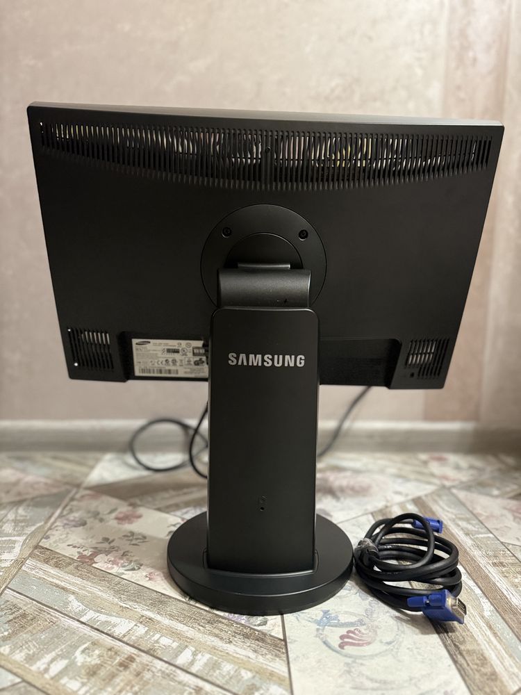 РК-монітор Samsung SyncMaster 2043BW