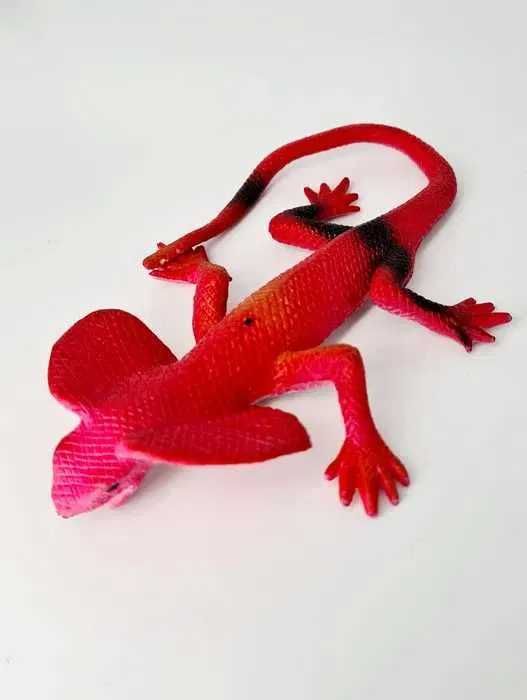Jaszczurka zabawka gumowa nowa czerwona realistyczna
