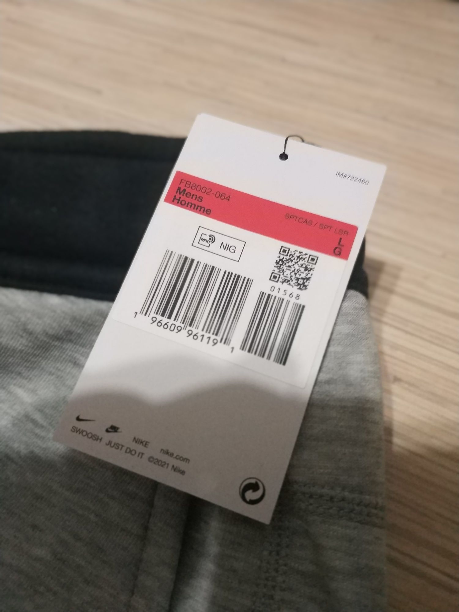 Nowe spodnie Nike Tech Fleece (Rozmiar L)