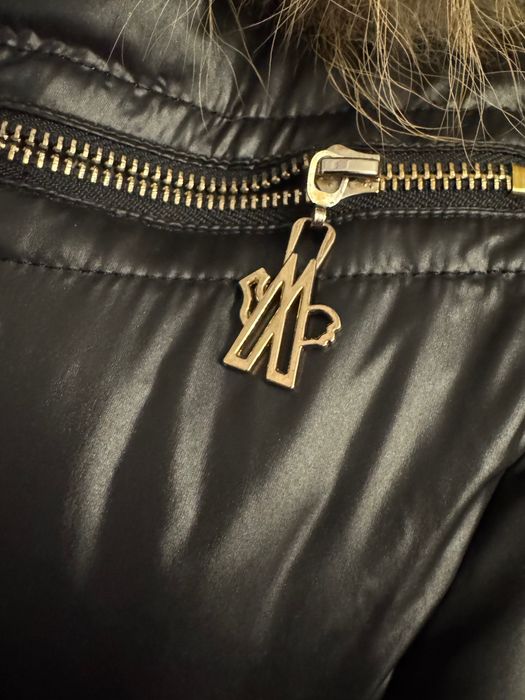 Kurtka z kapturem i futerkiem z Jenota