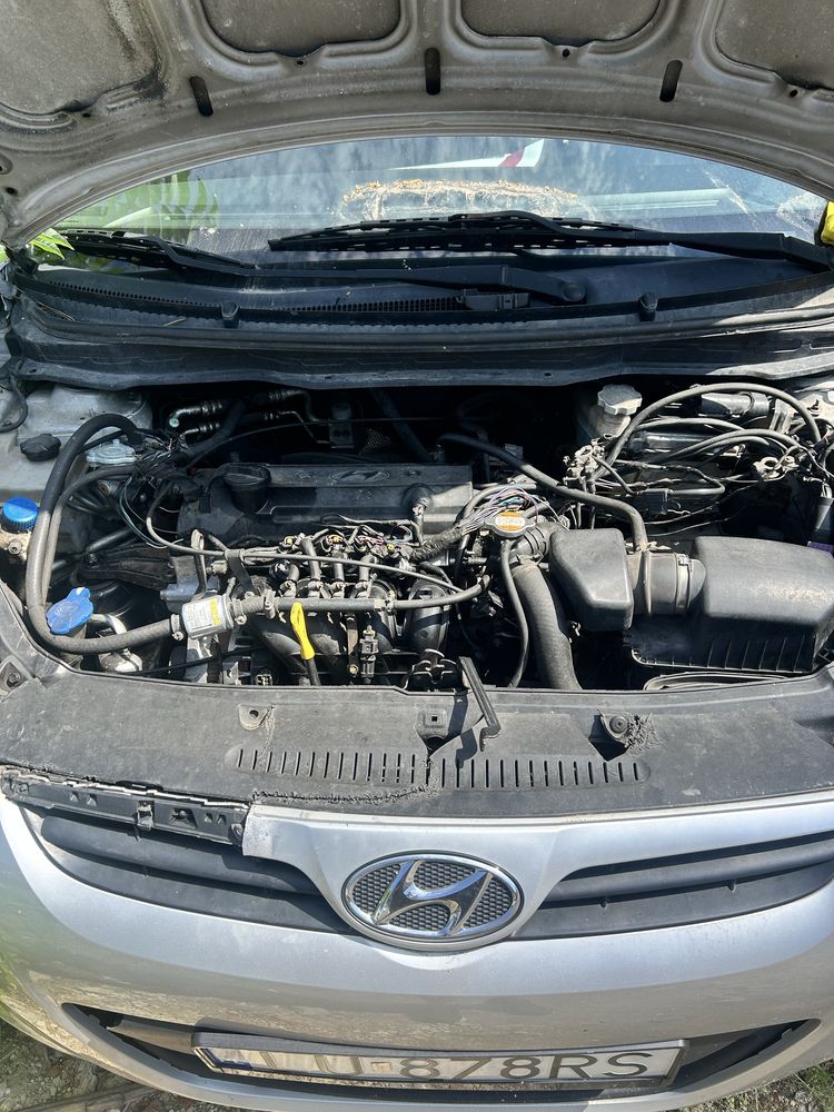 Hyundai i20 caly na części