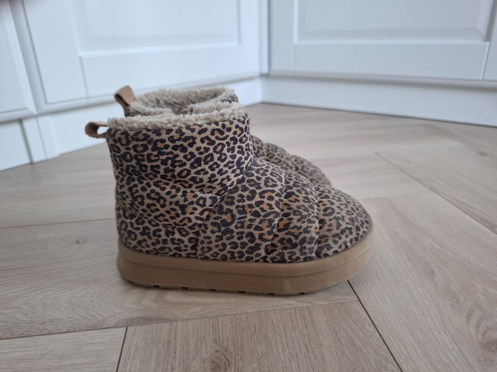 Zara skórzane buty kozaki emu ugg 26