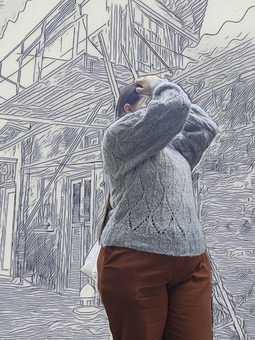 В'язаний светр жіночий ручної роботи середньої  довжини 30 % кідмохер