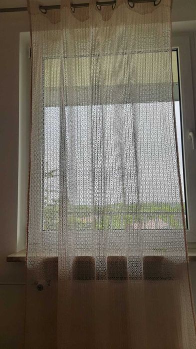 Komplet ażurowych firan na przelotkach