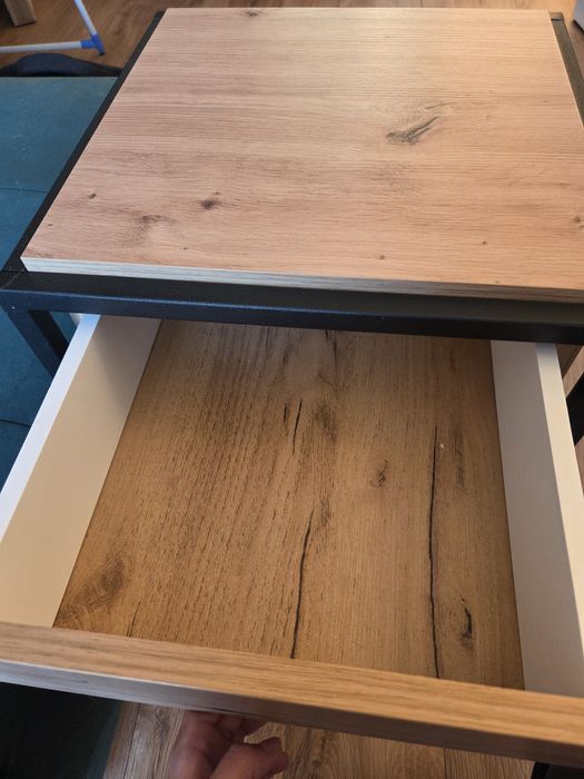 Stolik nocny w stylu loftowym