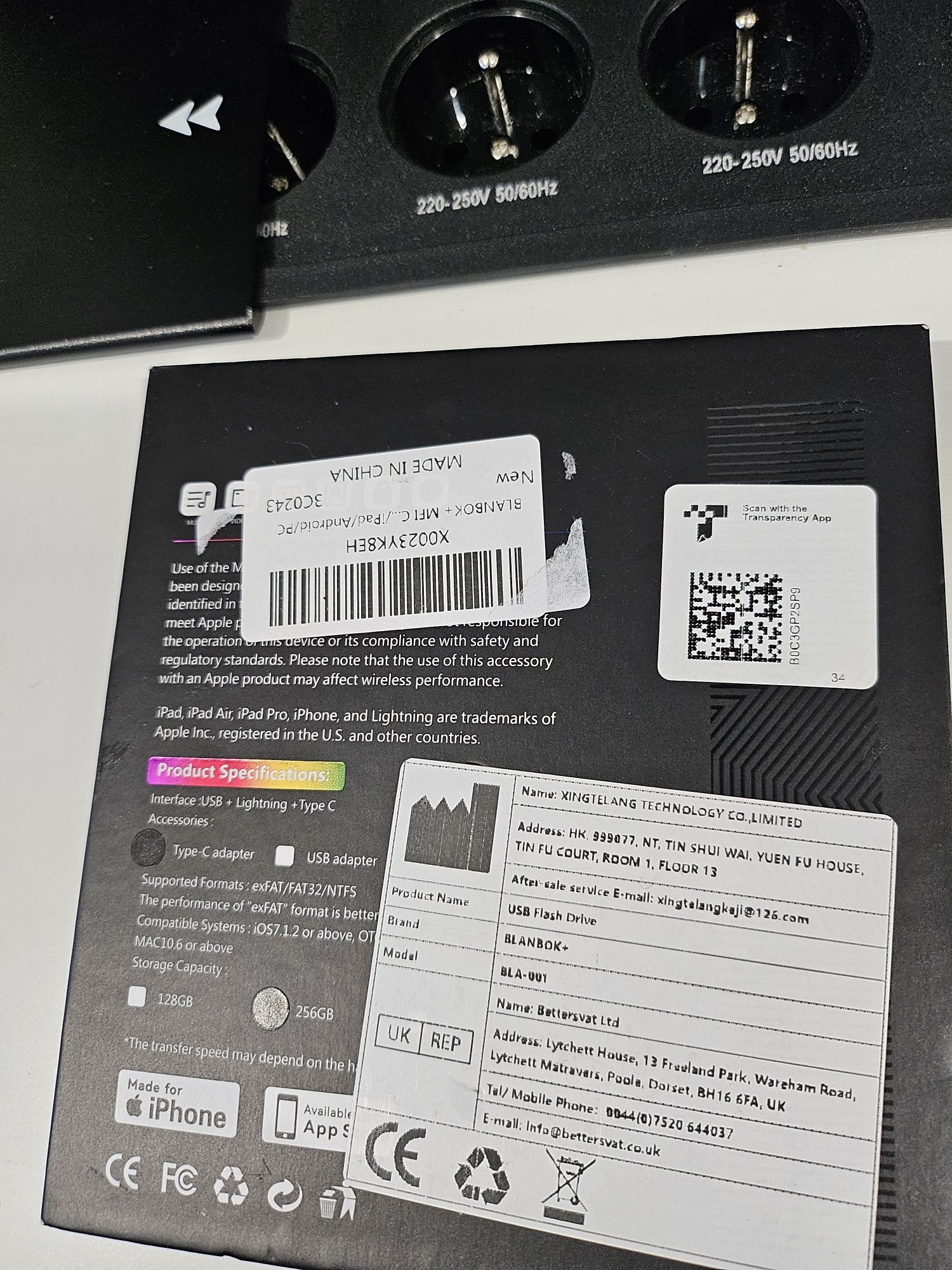 Pamięć USB z trzema interfejsami USB/Lightning/typ C 256GB