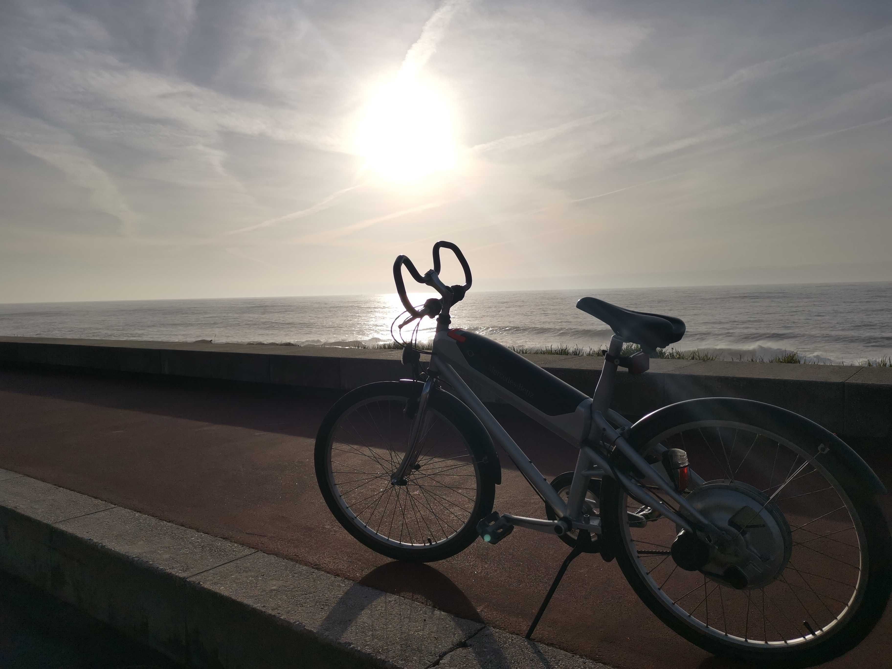 Bicicleta Mercedes-Benz híbrid bike