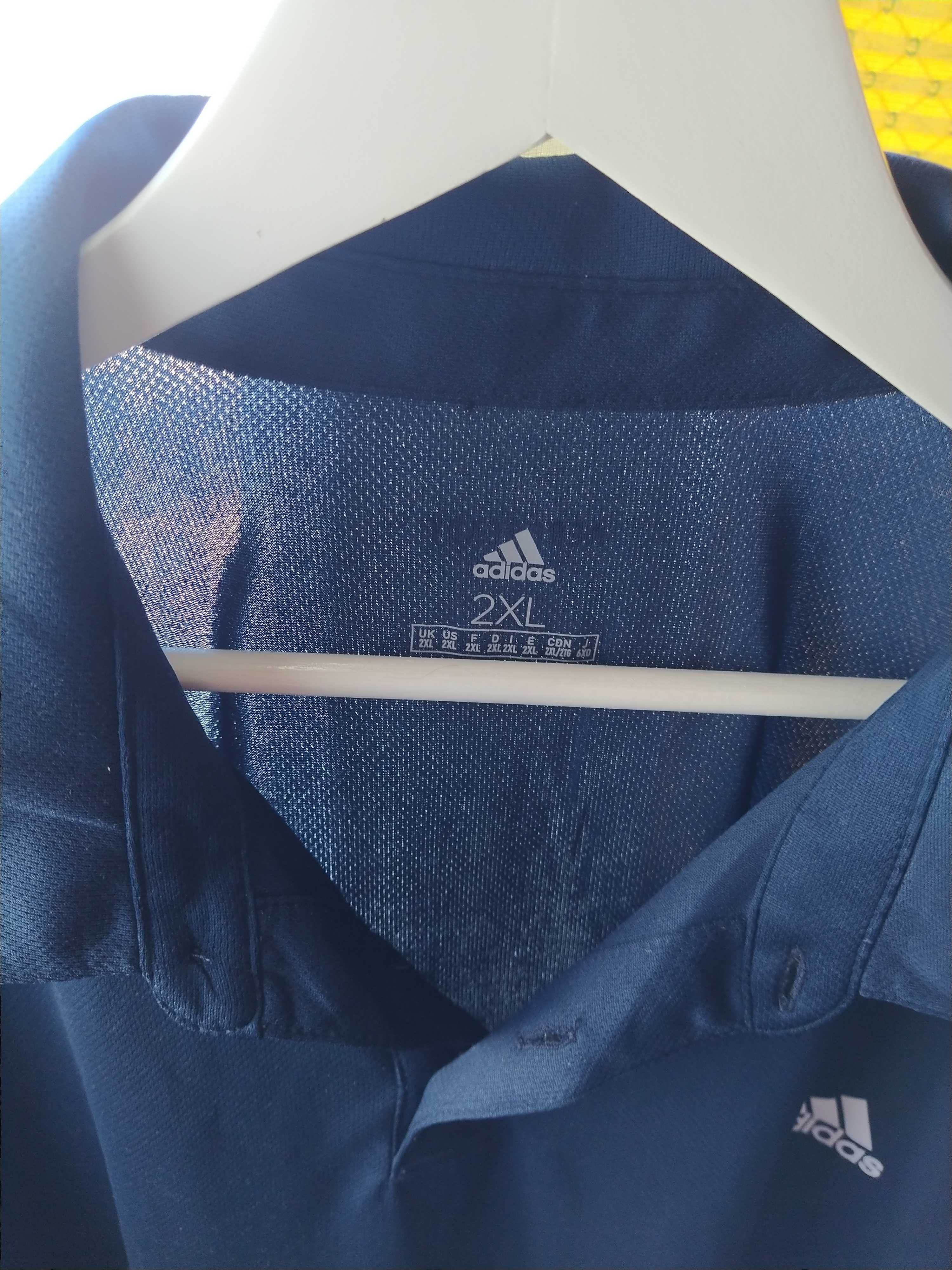 Pólo adidas XXL, óptimo estado.