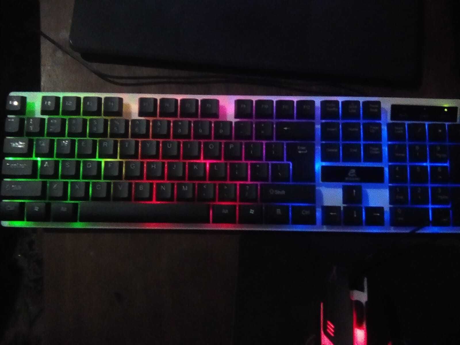 Teclado + Rato {RGB}