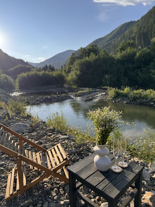 Оренда будинку з чаном в Карпатах | Оренда будинку біля річки