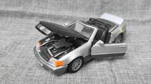 Машинка Mercedes-Benz 500SL (1989) 1/24 Maisto кабриолет