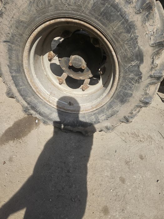 Kpl. Koła Ursus  poszerzone na agro ścieżki 460/85R38.ursusa 914,1224,